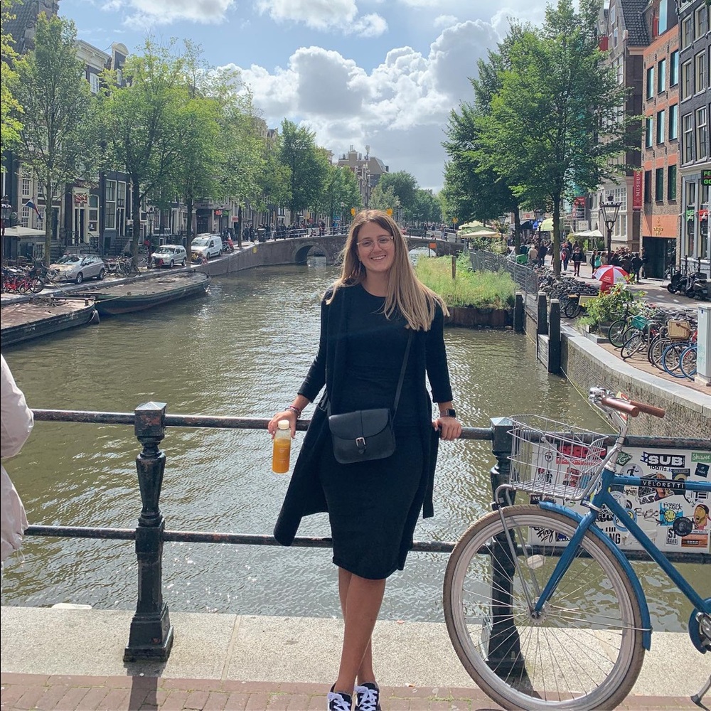 Meet your Posher, Elena